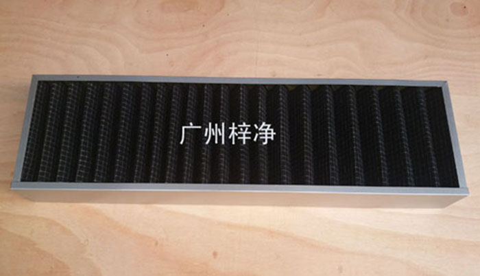 活性碳過濾器廣泛用于化學(xué)、制藥、食品、娛樂場所、需要凈化空氣的場所， 有害氣體如苯、甲醛、氨氣等的吸附脫除 溶劑的回收 ，采用活性炭氈比表面積大，吸附能力強，迅速處理各種有害氣體, 有效潔凈空氣對氣味的控制。