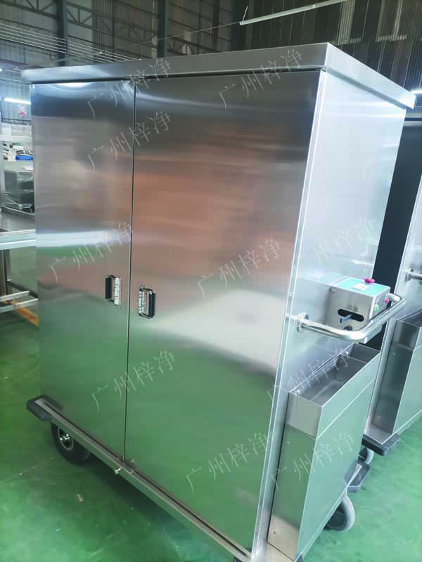 密閉式滅菌器械物品電動(dòng)轉(zhuǎn)運(yùn)車(chē)采用304拉絲不銹鋼板面板厚度：≥1.2mm,表面作拉絲亞光處理。